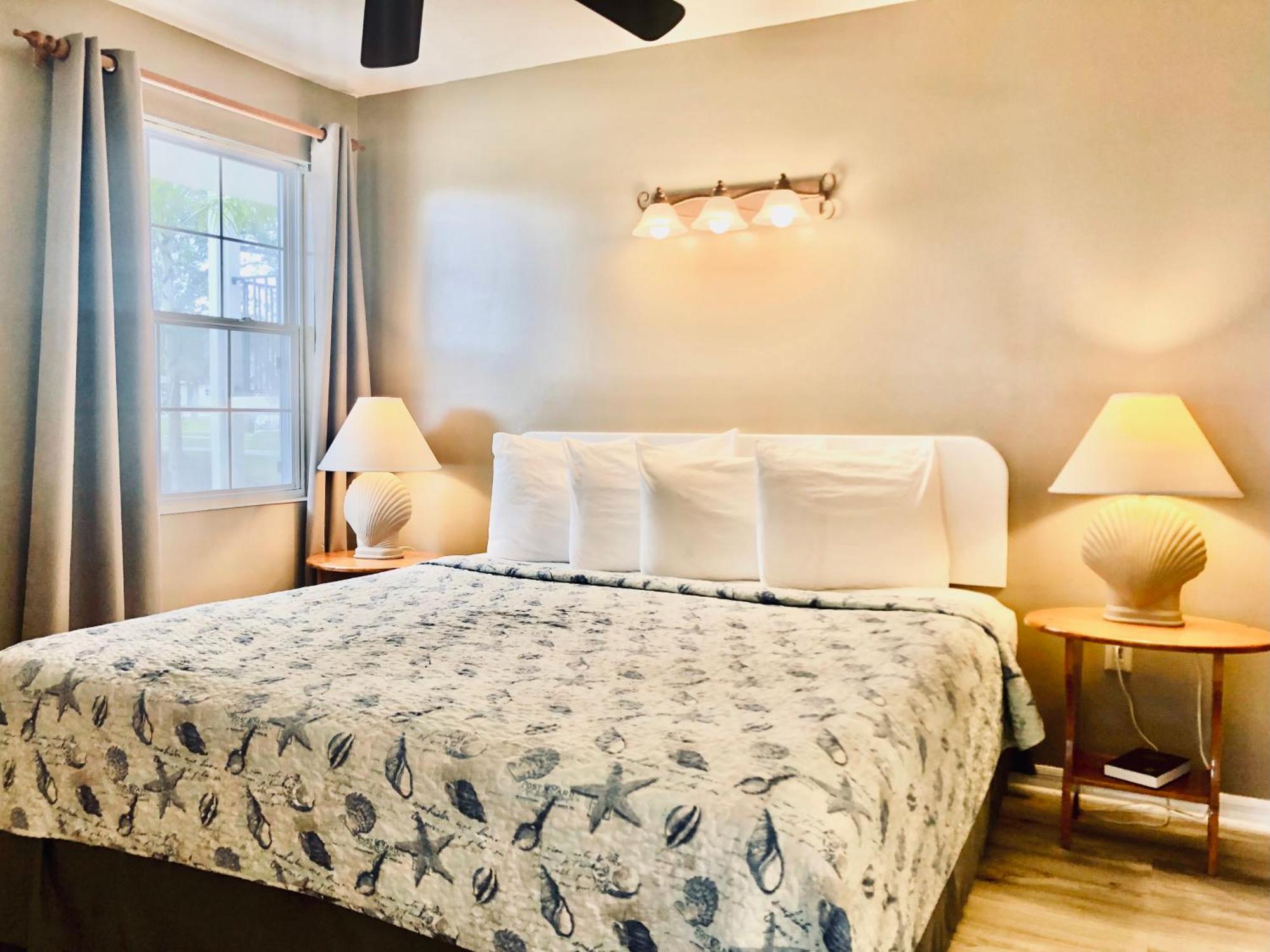 Davis House Inn Sebastian Chambre photo